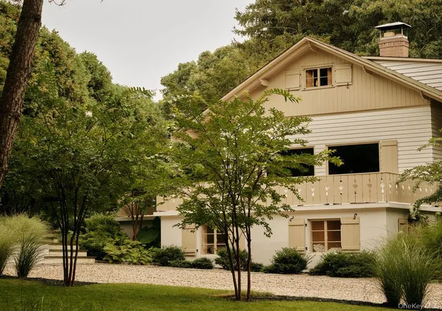 Photo 1 of Single family home for sale at 61 Hill St E, Riverhead, NY 11792 | MLS# 1056488 | Listing updated on 2026-10-06