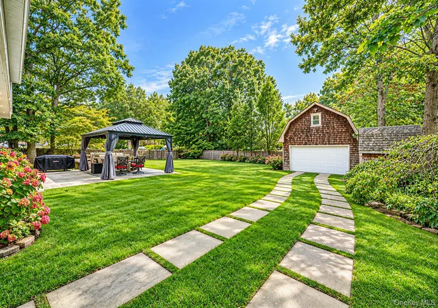 Photo 4 of Single family home for sale at 17 Mayfield Dr, Brookhaven, NY 11951 | MLS# 1056496 | Listing updated on 2026-10-06
