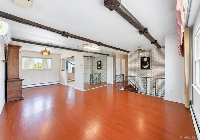 Photo 4 of Single family home for sale at 286 W 13th Street, Babylon, NY 11729 | MLS# 1056522 | Listing updated on 2026-10-01