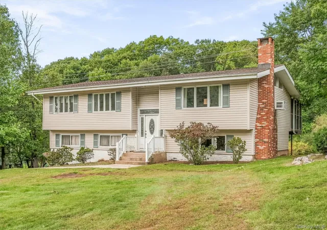 Photo 3 of Single family home for sale at 24 Dorchester Dr, Ramapo, NY 10952 | MLS# 1056530 | Listing updated on 2026-10-02