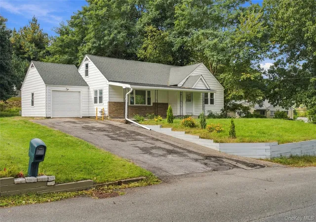 Photo 1 of Single family home for sale at 3 Hilltop Dr, New Windsor, NY 12553 | MLS# 1056543 | Listing updated on 2026-10-05