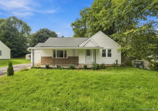 Photo 2 of Single family home for sale at 3 Hilltop Dr, New Windsor, NY 12553 | MLS# 1056543 | Listing updated on 2026-10-05