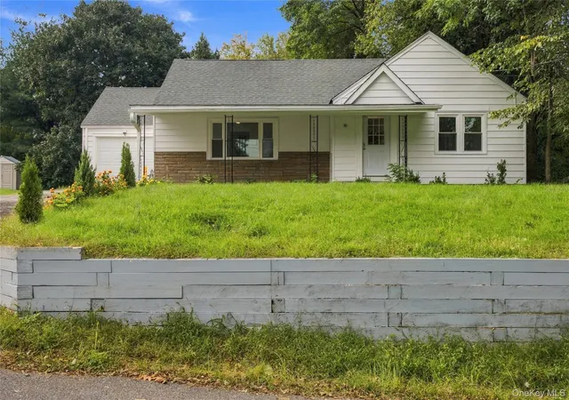 Photo 3 of Single family home for sale at 3 Hilltop Dr, New Windsor, NY 12553 | MLS# 1056543 | Listing updated on 2026-10-05