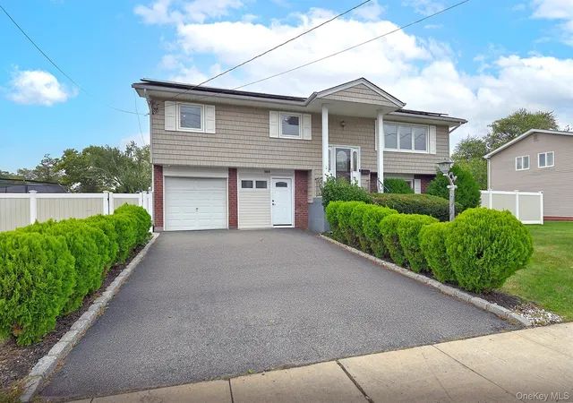 Photo 2 of Single family home for sale at 105 N Lewis Ave, Babylon, NY 11757 | MLS# 1056554 | Listing updated on 2026-10-07