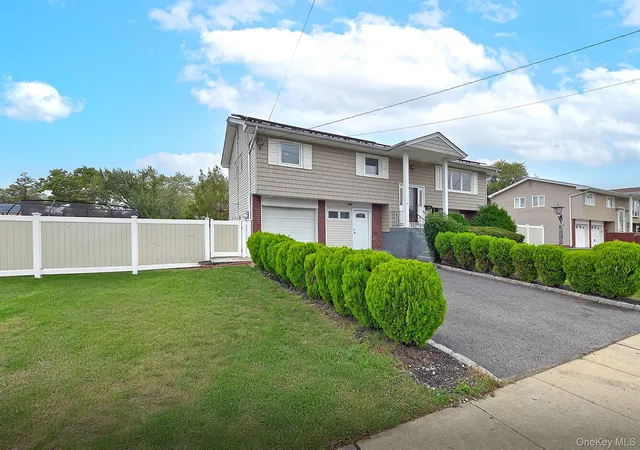 Photo 3 of Single family home for sale at 105 N Lewis Ave, Babylon, NY 11757 | MLS# 1056554 | Listing updated on 2026-10-07