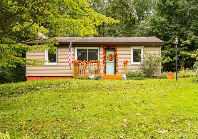 Photo 3 of Single family home for sale at 32 Fairview Rd, Beacon, NY 12508 | MLS# 1056576 | Listing updated on 2026-10-01