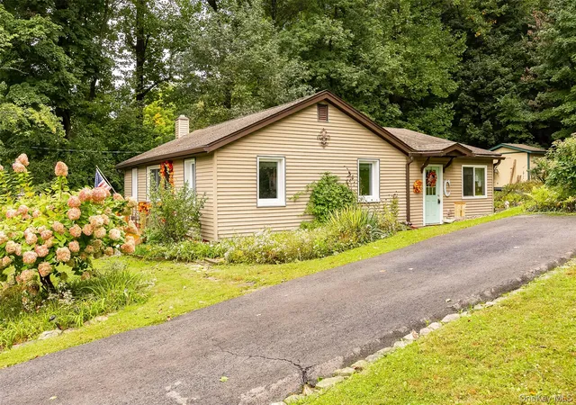 Photo 3 of Single family home for sale at 32 Fairview Rd, Beacon, NY 12508 | MLS# 1056576 | Listing updated on 2026-10-01