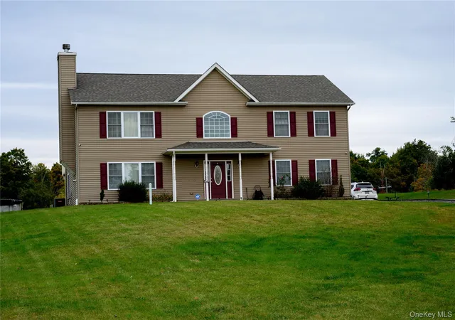 Single family home for sale at 6 Beverly Rd, Middletown, NY 10940 | MLS# 1056583
