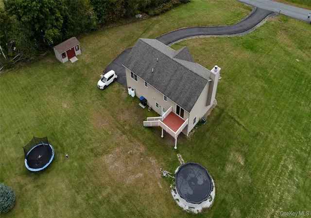 Photo 3 of Single family home for sale at 6 Beverly Rd, Middletown, NY 10940 | MLS# 1056583 | Listing updated on 2026-10-09