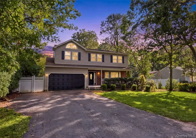 Photo 1 of Single family home for sale at 16 Jamaica Ave, Brookhaven, NY 11742 | MLS# 1056600 | Listing updated on 2026-10-01