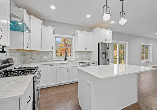 Photo 2 of Single family home for sale at 20 Valley View Ct, Montgomery, NY 12586 | MLS# 1056652 | Listing updated on 2026-10-17
