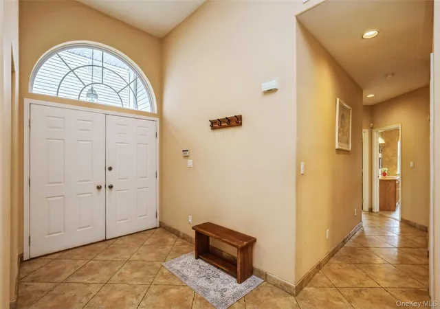 Photo 3 of Condo for sale at 77 Hamlet Dr, Islip, NY 11788 | MLS# 1056668 | Listing updated on 2026-10-01