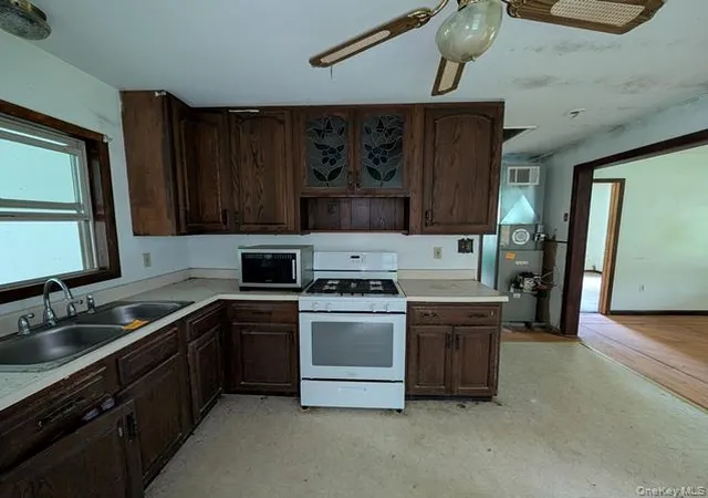 Photo 4 of Single family home for sale at 27 Poplar Rd, Mount Hope, NY 10963 | MLS# 1056681 | Listing updated on 2026-10-01