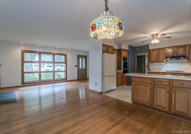 Photo 1 of Single family home for sale at 8 Crescent Ave, Warwick (town), NY 10990 | MLS# 1056688 | Listing updated on 2026-10-05