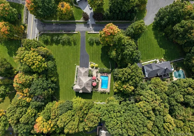 Photo 2 of Single family home for sale at 2 Wellington Ct, Wallkill, NY 12589 | MLS# 1056712 | Listing updated on 2026-10-10