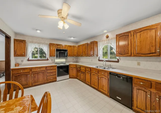 Photo 3 of Single family home for sale at 160 County Route 1, Warwick (town), NY 10990 | MLS# 1056726 | Listing updated on 2026-10-06
