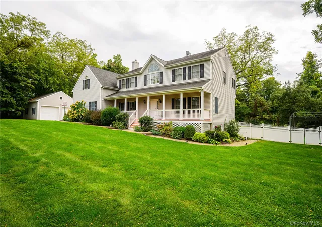 Photo 4 of Single family home for sale at 14 Windsor Rd, Yorktown, NY 10598 | MLS# 1056760 | Listing updated on 2026-10-10