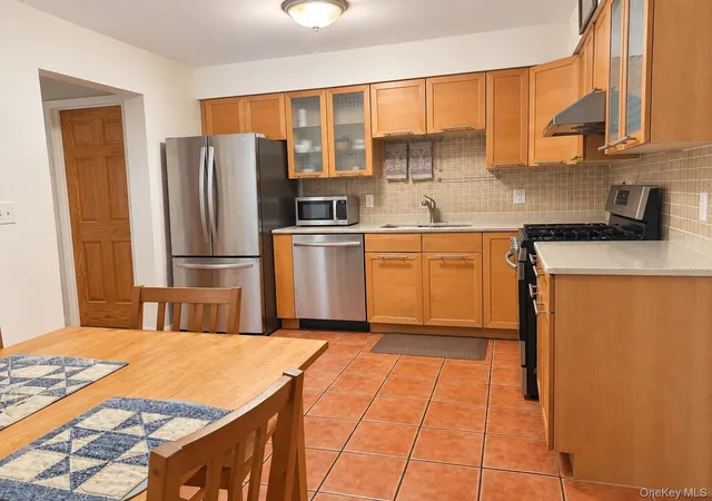 Photo 2 of Single family home for sale at 3 Ward Dr, Clarkstown, NY 10960 | MLS# 1056800 | Listing updated on 2026-10-01