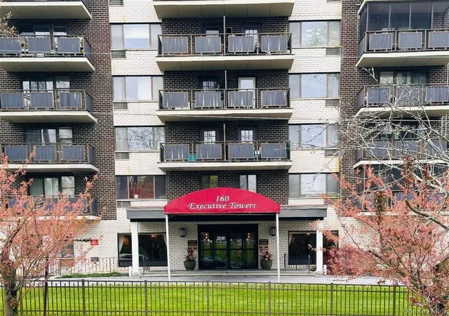 Condo for sale at 160 Academy St #2J, Poughkeepsie, NY 12601 | MLS# 1056802