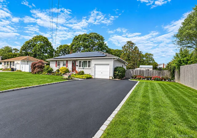 Photo 2 of Single family home for sale at 3 Gale Rd, Islip, NY 11769 | MLS# 1056810 | Listing updated on 2026-09-30