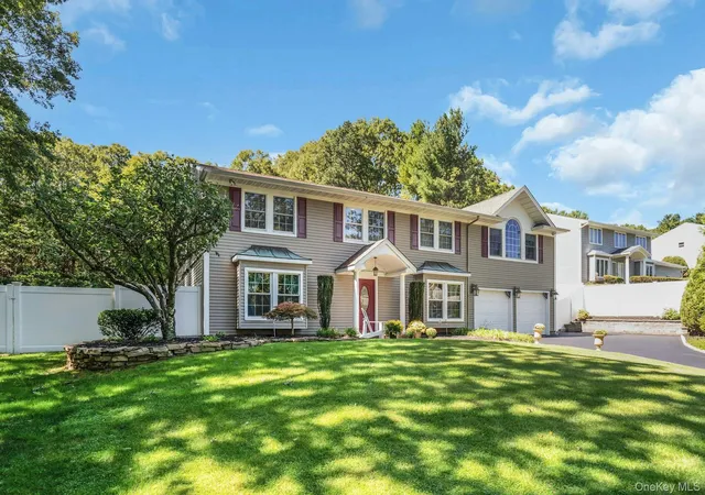 Photo 2 of Single family home for sale at 43 Stonehurst Ln, Huntington, NY 11746 | MLS# 1056818 | Listing updated on 2026-10-01