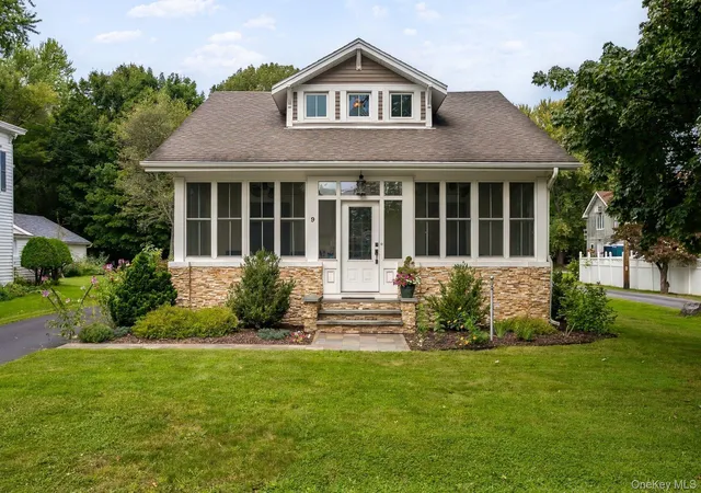 Photo 1 of Single family home for sale at 9 N Jefferson Ave, Catskill, NY 12414 | MLS# 1056822 | Listing updated on 2026-09-30