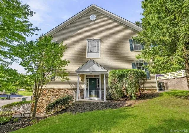 Photo 3 of Condo for sale at 105 Barr Ln, Monroe, NY 10950 | MLS# 1056824 | Listing updated on 2026-10-07