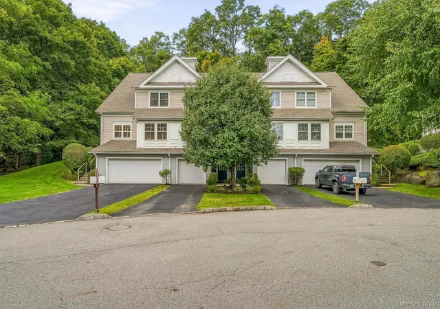 Condo for sale at 146 Underhill Ln, Peekskill, NY 10566 | MLS# 1056830
