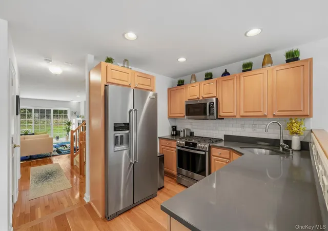 Photo 3 of Condo for sale at 146 Underhill Ln, Peekskill, NY 10566 | MLS# 1056830 | Listing updated on 2026-10-26