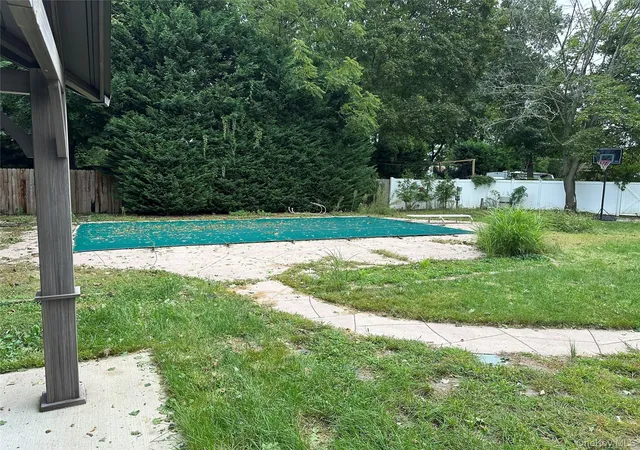 Photo 3 of Single family home for sale at 1385 Gardiner Dr, Babylon, NY 11706 | MLS# 1056832 | Listing updated on 2026-10-01