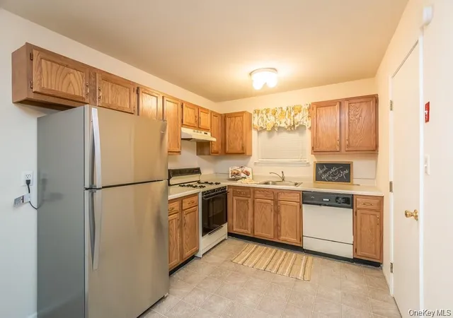 Photo 3 of Condo for sale at 18 Revere Dr, Middletown, NY 10940 | MLS# 1056833 | Listing updated on 2026-10-04