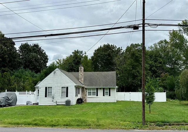 Photo 1 of Single family home for sale at 1385 Gardiner Dr, Islip, NY 11706 | MLS# 1056834 | Listing updated on 2026-10-01