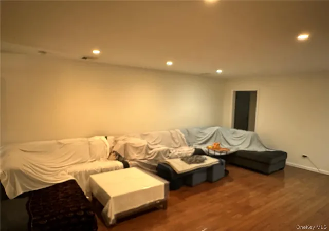 Photo 2 of Single family home for sale at 1385 Gardiner Dr, Islip, NY 11706 | MLS# 1056834 | Listing updated on 2026-10-01