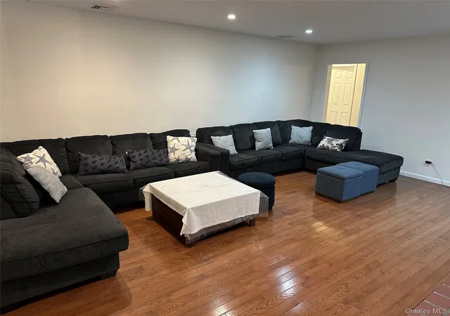 Photo 2 of Single family home for sale at 1385 Gardiner Dr, Islip, NY 11706 | MLS# 1056834 | Listing updated on 2026-10-11