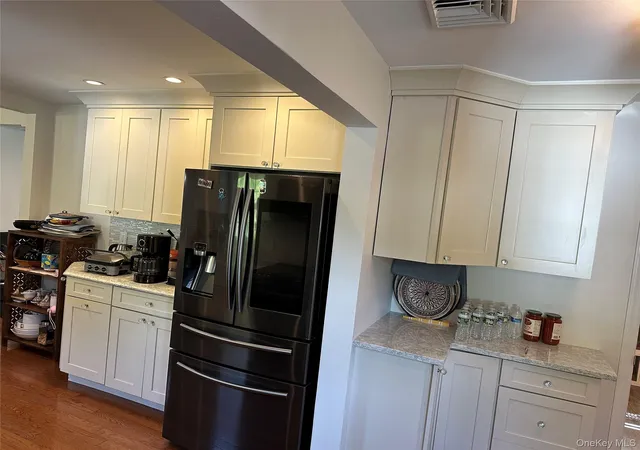 Photo 3 of Single family home for sale at 1385 Gardiner Dr, Islip, NY 11706 | MLS# 1056834 | Listing updated on 2026-10-11
