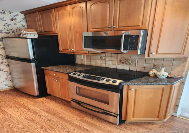 Photo 1 of Single family home for sale at 7 Bertlee Dr, Huntington, NY 11746 | MLS# 1056839 | Listing updated on 2026-10-02