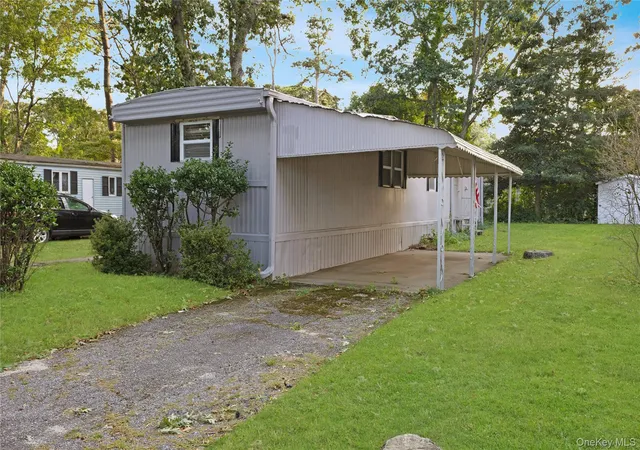 Photo 9 of Manufactured home for sale at 525 Riverleigh Ave #35, Riverhead, NY 11901 | MLS# 1056845 | Listing updated on 2026-10-09