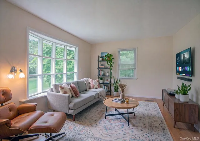 Photo 3 of Single family home for sale at 401 W Dover Rd, Pawling, NY 12564 | MLS# 1056846 | Listing updated on 2026-10-04