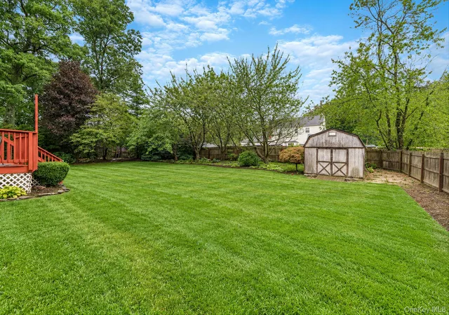 Photo 3 of Single family home for sale at 3 Putter Ln, Brookhaven, NY 11953 | MLS# 1056849 | Listing updated on 2026-10-07
