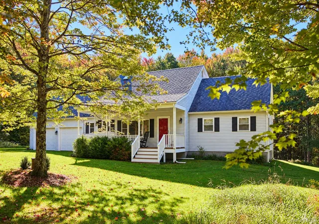 Photo 2 of Single family home for sale at 452 White Roe Lake Rd, Rockland, NY 12758 | MLS# 1056852 | Listing updated on 2026-10-05