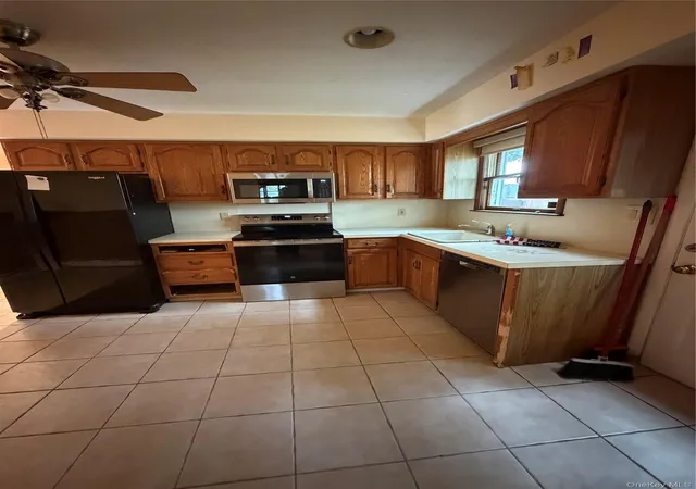 Photo 3 of Single family home for sale at 232 Adams St, Babylon, NY 11729 | MLS# 1056853 | Listing updated on 2026-10-01