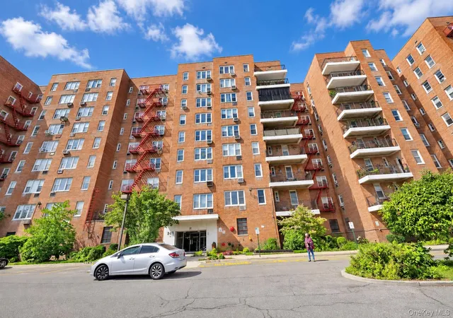 Photo 2 of Condo for sale at 245 Rumsey Rd #8R, Yonkers, NY 10701 | MLS# 1056854 | Listing updated on 2026-10-07