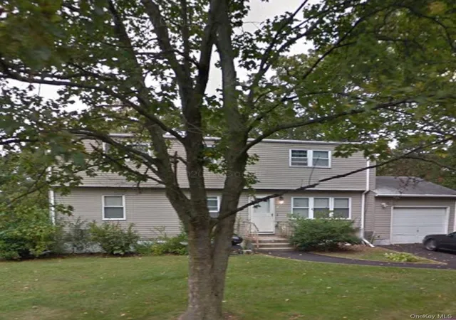 Photo 1 of Single family home for sale at 24 Floyd St, Babylon, NY 11729 | MLS# 1056879 | Listing updated on 2026-10-06