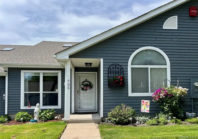 Condo for sale at 735 Spring Lake Dr, Brookhaven, NY 11953 | MLS# 1056881
