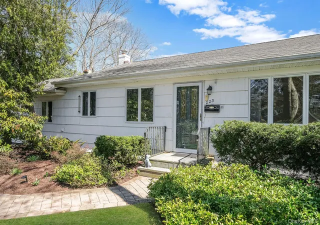 Photo 3 of Single family home for sale at 223 Connetquot Rd, Islip, NY 11705 | MLS# 1056887 | Listing updated on 2026-10-01