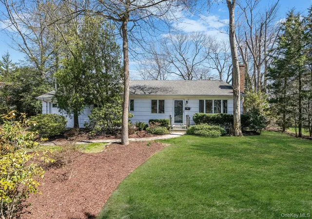 Photo 4 of Single family home for sale at 223 Connetquot Rd, Islip, NY 11705 | MLS# 1056887 | Listing updated on 2026-10-01