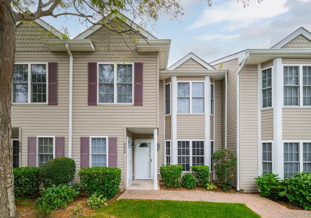 Photo 1 of Condo for sale at 991 Madeira Blvd, Huntington, NY 11747 | MLS# 1056900 | Listing updated on 2026-10-01