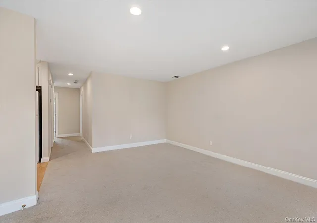 Photo 2 of Condo for sale at 991 Madeira Blvd, Huntington, NY 11747 | MLS# 1056900 | Listing updated on 2026-10-01