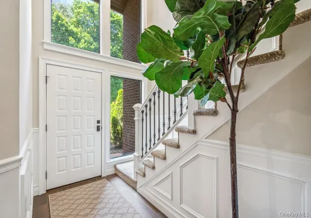 Photo 1 of Condo for sale at 10 Pond View Ct, Oyster Bay, NY 11753 | MLS# 1056920 | Listing updated on 2026-10-08