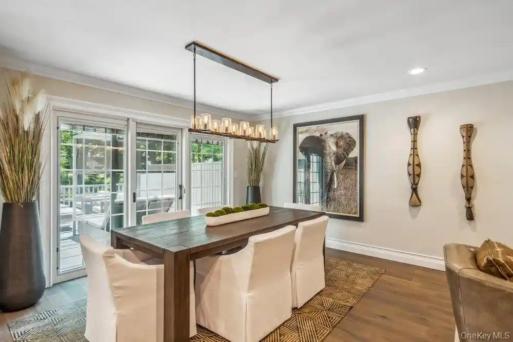 Listing Photo 12 - Condo for sale in building located at 10 Pond Vw Ct, Oyster Bay, NY 11753